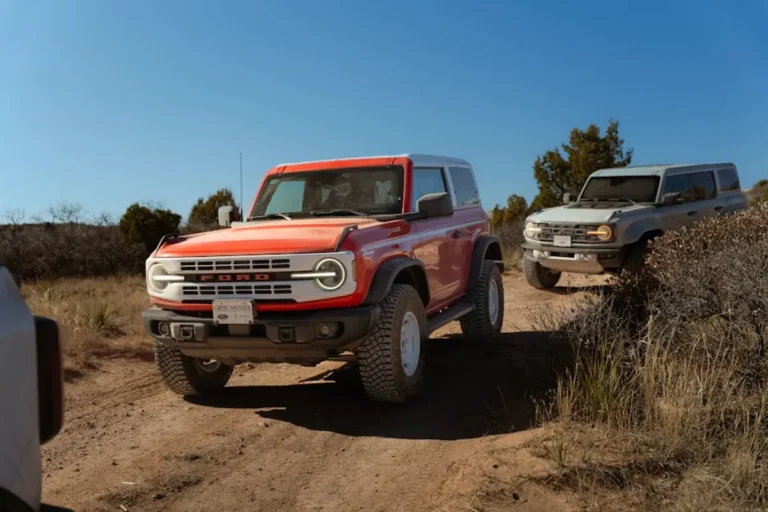 Ford Bronco vs Porsche 911: Which Should You Buy?