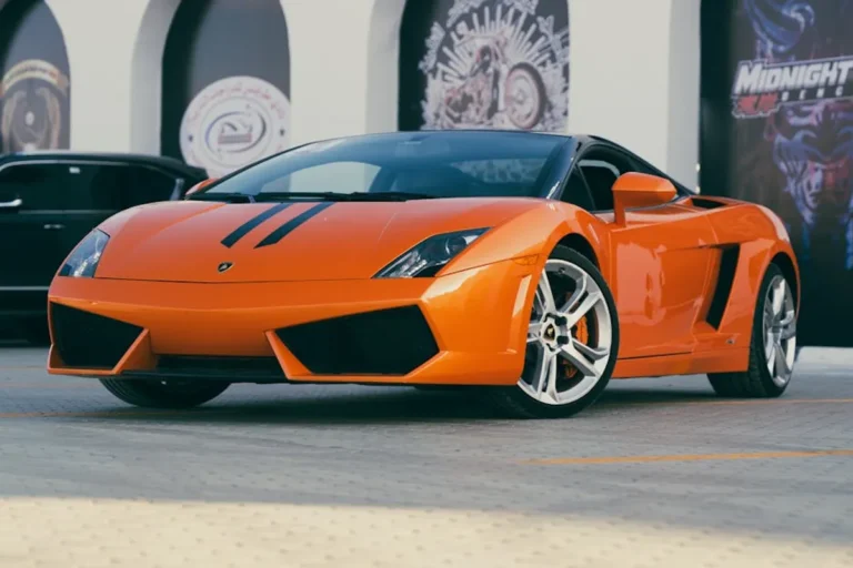 Lamborghini vs Honda Acty: Which Should You Buy?