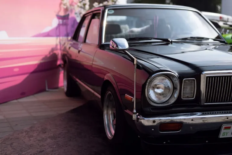 Toyota Chaser vs Porsche 911: Which Should You Buy?